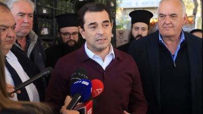 Επίσκεψη Σκρέκα στην Κεντρική Λαχαναγορά Αθηνών: Τα Χριστούγεννα είναι περίοδος αλληλεγγύης και ανθρωπιάς