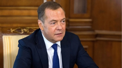 Ο Medvedev θύμισε σε όλο τον κόσμο τι εστί Von der Leyen: «Η αρχιέρεια του σκανδάλου Pfizer φέρθηκε άτιμα, είναι μια τοξική γριά»