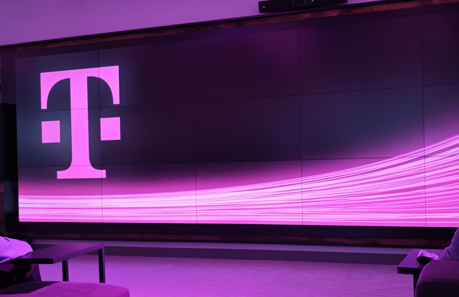 Στα άδυτα της T-Mobile στις ΗΠΑ και του μέλλοντος της Cosmote - Telekom