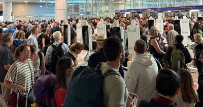 Χάος στα ευρωπαϊκά αεροδρόμια με ευθύνη της Κομισιόν - Ουρές έως και 5 ώρες, έκτακτη σύσκεψη στις Βρυξέλλες