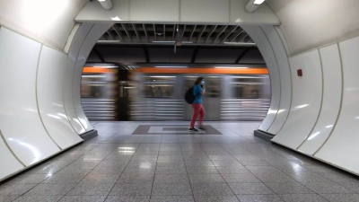 Συνελήφθη άνδρας που επιτέθηκε σε τουρίστα στο Μετρό