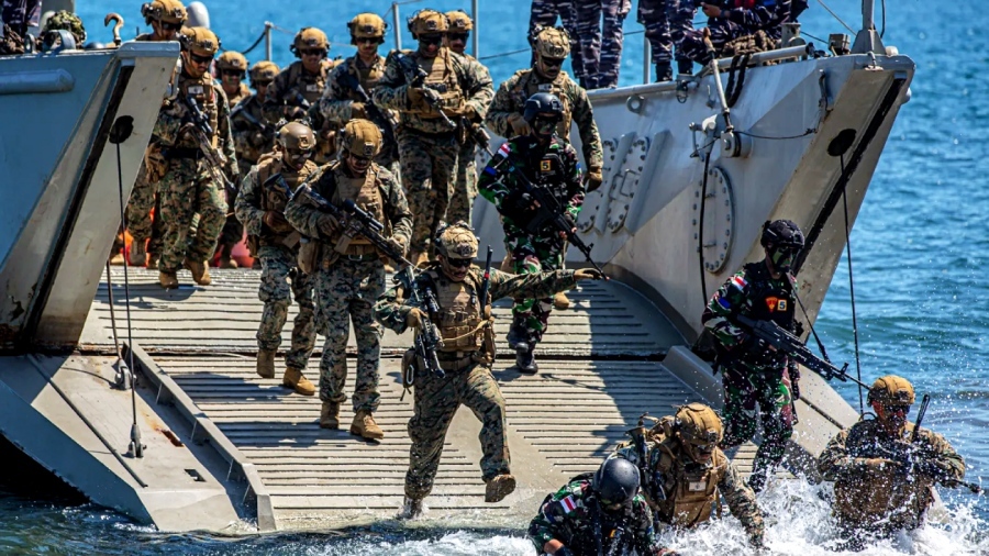 Explosive escalation: USS Tripoli enters Hormuz with 3,500 US Marines as leaked letter signals imminent Iran intervention