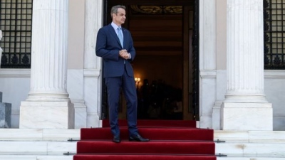 Σκάει νέα …βόμβα με ράσα στην πόρτα του Κυριάκου Μητσοτάκη - Τον κυνηγά...κατάρα της Κρήτης