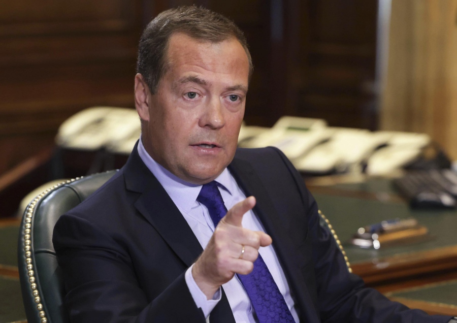 Απειλές Medvedev: Αιώνιος εχθρός της Ρωσίας η Βρετανία – Νόμιμος στόχος οι ηγέτες της
