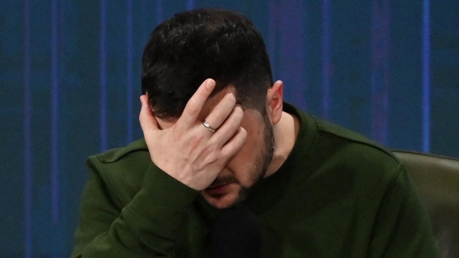 «Χαστούκι» σε Zelensky από Economist: Έχει συγκεντρώσει όλη την εξουσία στα χέρια του