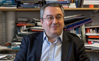 Μόσιαλος για Omicron 4 – 5: Δεν αποτρέπουν την ήπια λοίμωξη τα εμβόλια – Πιθανή επαναμόλυνση