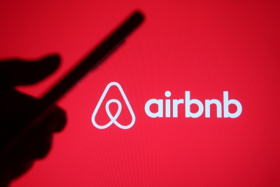 Απίστευτη απάτη με Airbnb – Ιδιοκτήτης απαιτούσε 7 χιλ. δολ. για ζημιές, έφτιαξε fake φωτογραφίες με Τεχνητή Νοημοσύνη