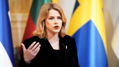 Περάστε έξω: Πώς η Λετονία έγινε η πρώτη χώρα παγκοσμίως, όπου κατέρρευσε η κυβέρνηση λόγω της στήριξης στην Ουκρανία