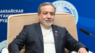 Καταπέλτης ο Ιρανός ΥΠΕΞ Araghchi: «Το Κουβέϊτ θα τιμωρηθεί σκληρά για τη βύθιση ιρανικού σκάφους στον Περσικό»