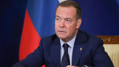 Επιμένει παραδοσιακά η Ρωσία - Medvedev: «Η οικογένεια είναι το θεμέλιο του έθνους»