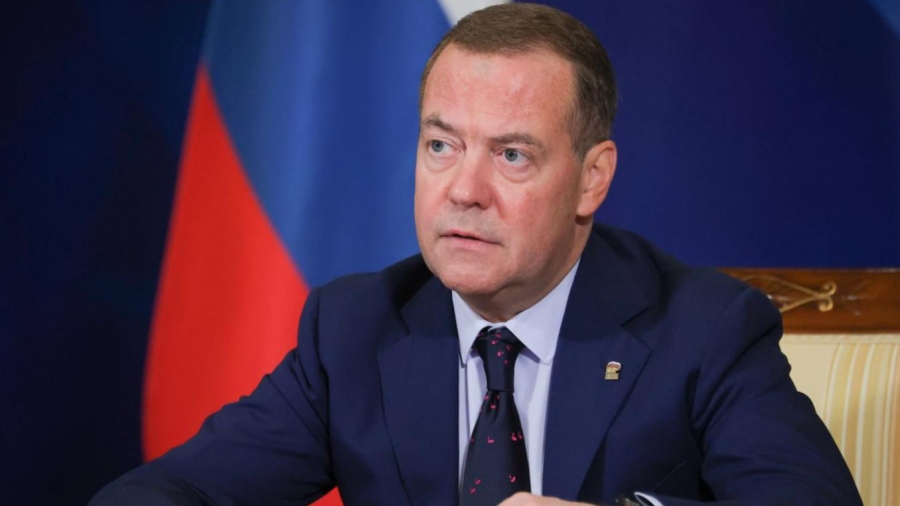 Επιμένει παραδοσιακά η Ρωσία - Medvedev: «Η οικογένεια είναι το θεμέλιο του έθνους»