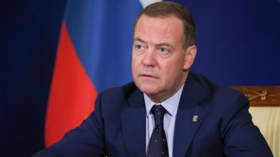 Κόλαφος ο Medvedev: Η Δύση διεξάγει υβριδικό πόλεμο εναντίον μας - Επιχειρούν να καταστρέψουν κάθε τι ρωσικό