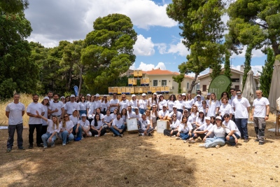 “Bee the Change”: Η team AEGEAN γιόρτασε την Παγκόσμια Ημέρα Περιβάλλοντος, αναλαμβάνοντας δράση για την προστασία των μελισσών