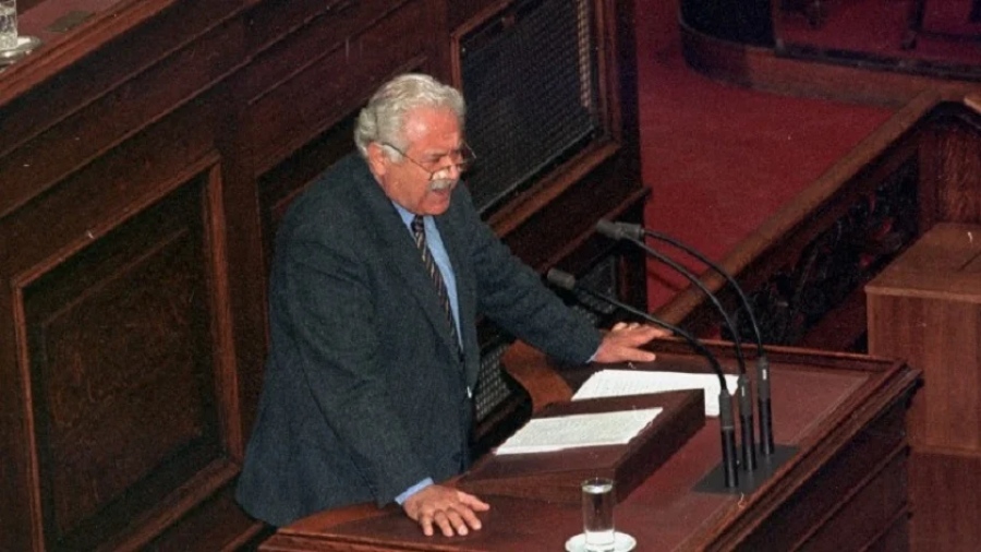 Πέθανε το ιδρυτικό στέλεχος του ΠΑΣΟΚ Νίκος Ακριτίδης
