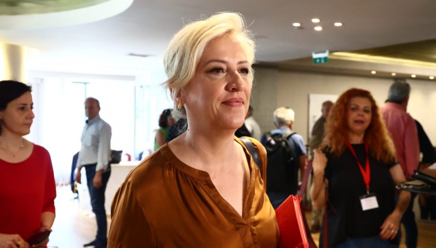 Πυρά Δούρου κατά Φάμελλου: Τρεις μήνες τώρα είμαστε πεταμένοι στα σκυλιά – Οδικός χάρτης για το μέλλον του ΣΥΡΙΖΑ