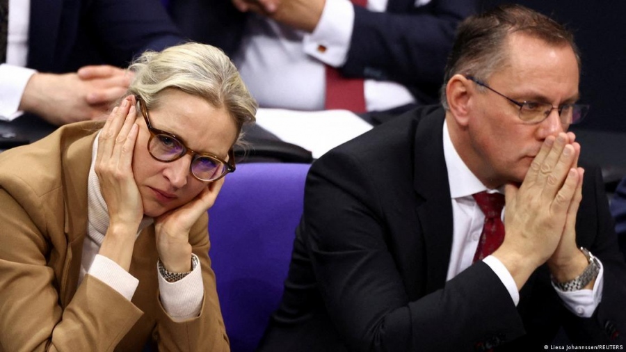 «Εμφύλιος» στην AfD για ρουσφέτια και καταχρήσεις