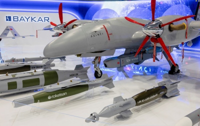 Τεχνολογική επανάσταση από την Τουρκία: Το drone Bayraktar εκτόξευσε πυραύλους κρουζ και κατευθυνόμενη βόμβα (Βίντεο)
