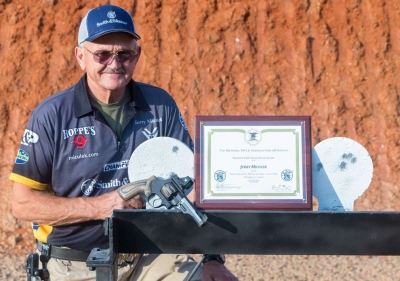 Το ρεκόρ του Jerry Miculek: Έξι βολές σε 1,88 δευτερόλεπτα