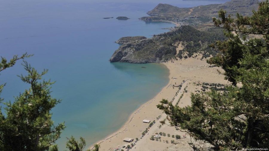 SZ: «Φρένο» στον μαζικό τουρισμό βάζει η Ελλάδα