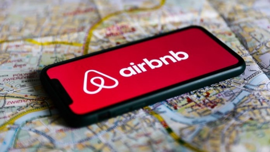 «Ανάσα» στους ενοικιαστές με «φρένο» στα Airbnb έως το 2026 - Επέκταση περιορισμών σε νέες συνοικίες της Αθήνας