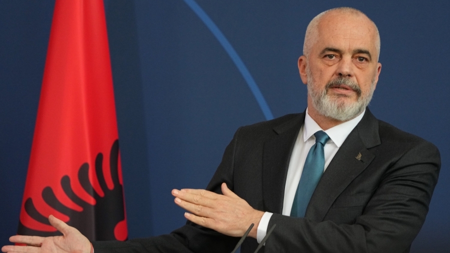 Ο Edi Rama προσφέρει ως ναυτική βάση στο ΝΑΤΟ πρώην αλβανικό λιμάνι κοντά στα Τίρανα