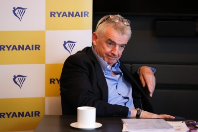 Η Ryanair ζητάει... απαγόρευση του αλκοόλ στα αεροδρόμια το πρωί