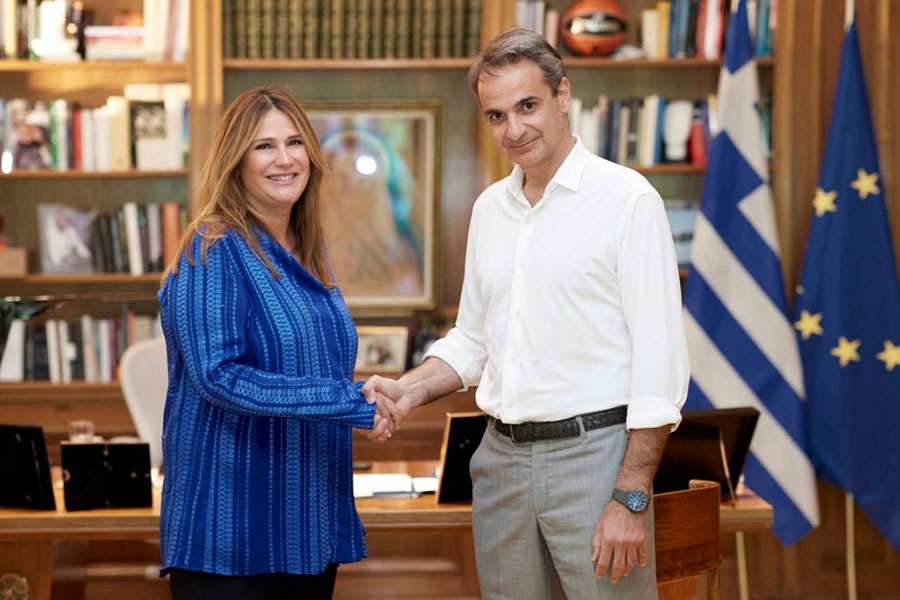 Πρόκληση - Πάρταραν... δίχως αύριο Μητσοτάκης και υπουργοί στο σπίτι της Άννας Ροκοφύλου στη Φιλοθέη