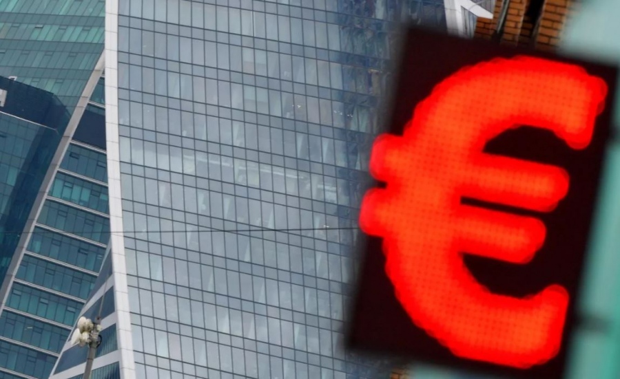 Mεγάλη υποχώρηση για το ρωσικό νόμισμα λόγω εξαγωγών: Στα 103 ρούβλια ανά ευρώ