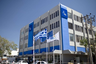 Η ΝΔ ψάχνει δεξιούς για τα ψηφοδέλτια για να εξισορροπήσει την κεντρώα στροφή