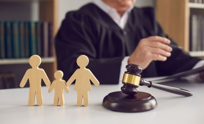 Σημαντική δικαστική απόφαση για αφαίρεση γονικής μέριμνας 7χρονου από τη μητέρα του
