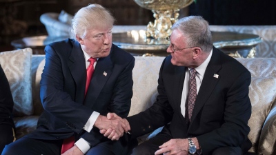 «Είσαι απλά ηλίθιος» - Αντίδραση Trump σε δηλώσεις Kellogg για Zelensky