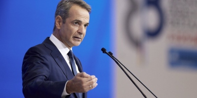 Σπασμωδική δεξιά στροφή Μητσοτάκη (ΔΕΘ):  Μείωση φορολογικών συντελεστών 2%, μηδενικός φόρος για νέους έως 25 ετών