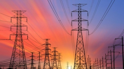 Το ρεύμα στην Ελλάδα είναι φθηνότερο κατά 4% από το μέσο κόστος της ΕΕ, αλλά με υποδιπλάσιο μέσο μισθό