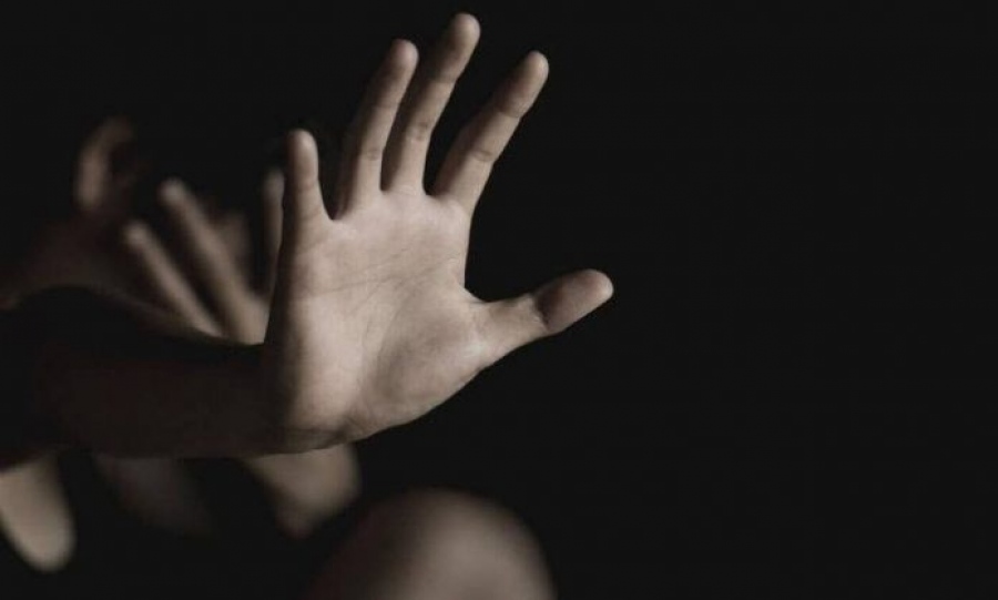 Σάλος στην Ιταλία - Μετανάστης ξυλοκόπησε την 14χρονη κόρη του με μπαστούνι επειδή αρνήθηκε να φορέσει ισλαμική μαντίλα
