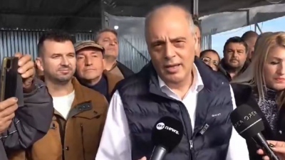 Στο αγροτικό μπλόκο των Μαλγάρων ο Βελόπουλος: Η κυβέρνηση θα τιμωρηθεί για τα εγκλήματα που έκανε