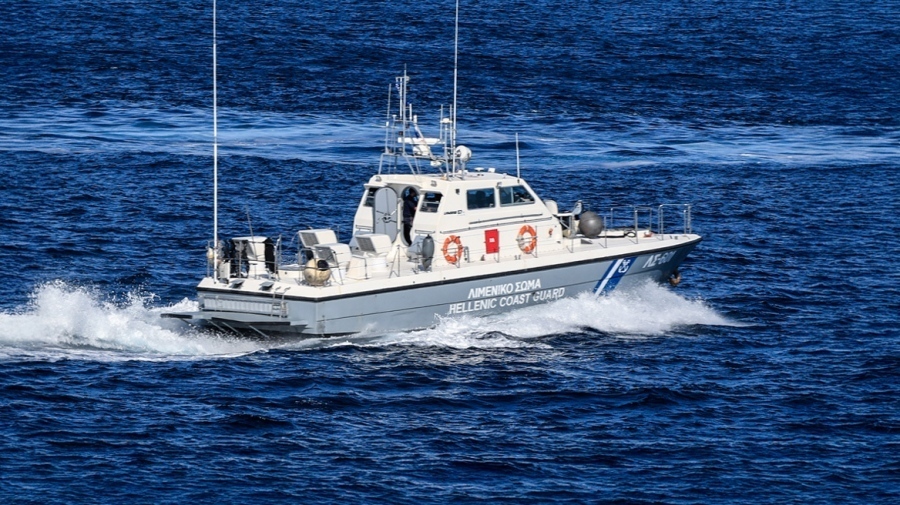 Καταδίωξη ταχύπλοου στη Χίο - Μετέφερε 15 Σύρους μετανάστες