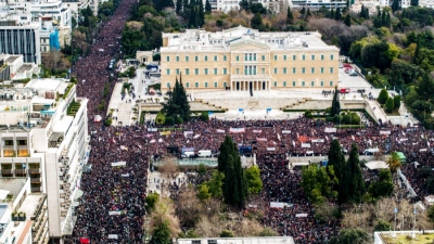 Αντιπολίτευση στα αζήτητα: Προσπαθούν να καπελώσουν τα Τέμπη για να κερδίσουν ψηφοφόρους - Τρόμος και στο Μαξίμου