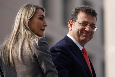 Τον τρέμουν και μέσα στη φυλακή - Επιβλήθηκε απαγόρευση εξόδου από την Τουρκία στον πατέρα και στον γιο του Imamoglu