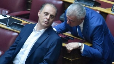 Αναβρασμός στην Ελληνική Λύση - Πυρά Μυλωνάκη μετά την αποχώρηση - Ψεύτες για μια καρέκλα απαντά ο Βελόπουλος
