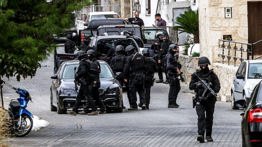 Βαρύς οπλισμός και εκρηκτικά υλικά βρέθηκαν σε παλιό μαντρί κοντά στα Βορίζια