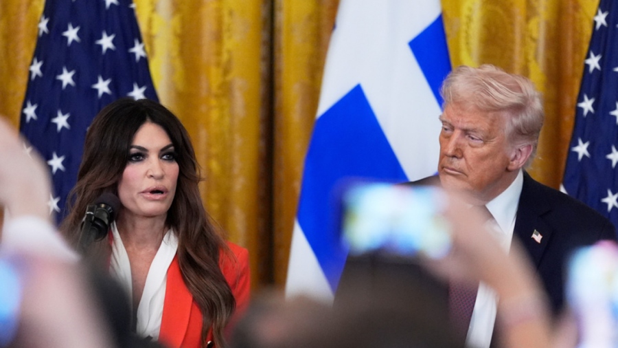 Ο Trump σήκωσε το λάβαρο της επανάστασης: 204 χρόνια μετά υποκλινόμαστε, αγαπώ την Ελλάδα – Guilfoyle: Δυνατή συμμαχία