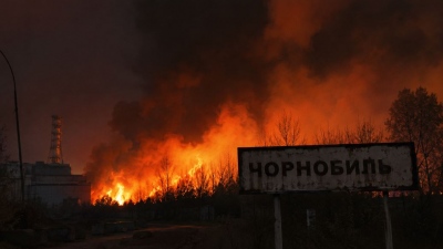 Ραδιενεργός τρόμος στην Ουκρανία - Ξέσπασε φωτιά στη Ζώνη Αποκλεισμού του Chernobyl (vid)