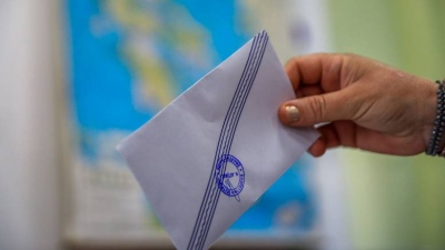 Δημοσκόπηση Interview - Στη 2η θέση το ΠΑΣΟΚ, «ξεφουσκώνει» η Πλεύση Ελευθερίας στην 3η θέση - Το 77% δεν ωφελήθηκε από τα μέτρα