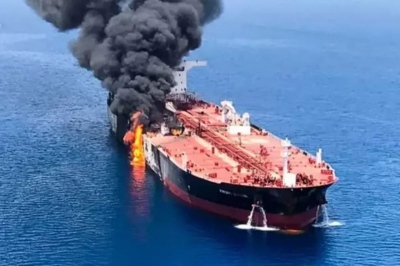 Παγκόσμιο σοκ: Το Ιράν χτύπησε τάνκερ με σημαία Μάλτας στα Στενά του Hormuz