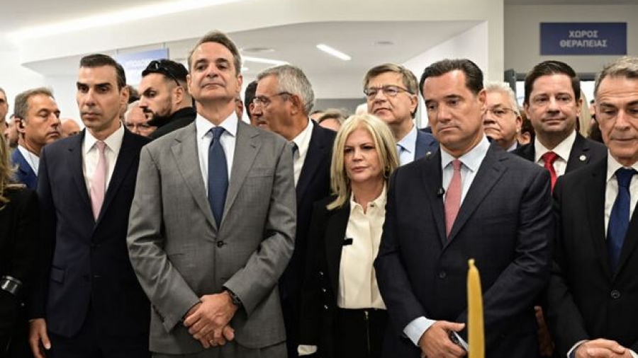 Κόλαση στο Αττικό νοσοκομείο: ΜΑΤ και ΜΕΑ ασπίδα σε Μητσοτάκη και Γεωργιάδη!