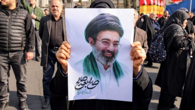 «Ο Mojtaba Khamenei έχει παραμορφωθεί, φοβάται» - Αμερικανική επιχείρηση αποδόμησης μετά το τελεσίγραφο του Ιρανού ηγέτη