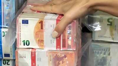 Η Ουκρανία έλαβε την πρώτη δόση ενός δανείου της ΕΕ ύψους 90 δισεκατομμυρίων ευρώ για αμυντικές δαπάνες