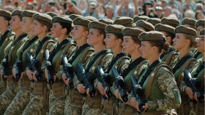 «Όλοι ανεξαιρέτως θα πολεμήσουν» - Η Ουκρανία εξετάζει την επιστράτευση των γυναικών