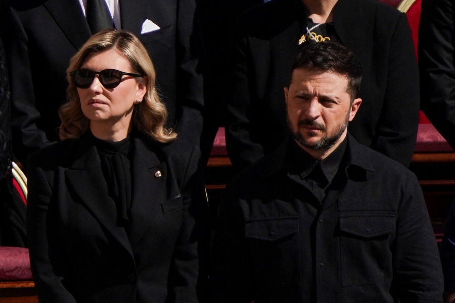 «Καίνε» τον Zelensky, 10 τόμοι ενοχοποιητικά στοιχεία της NABU - Τα ηχητικά της Zelenskaya και απορίες για το άφαντο δισεκατομμύριο