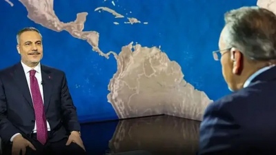 Έβαλε γραβάτα και έγινε αρνάκι ο Fidan: Και με τις ΗΠΑ και με το Ιράν - Φοβάμαι τον πόλεμο, να αγωνιστούμε για την ειρήνη